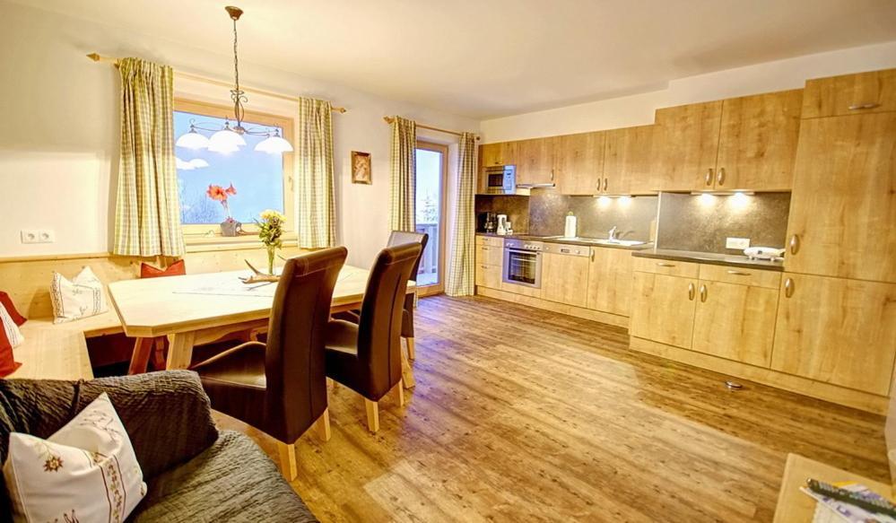 Landhaus Alpenjaeger Хайнценберг Стая снимка
